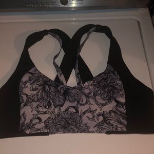 Lululemon sports bra small